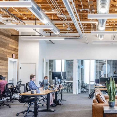 La iluminación en oficinas y espacios laborales