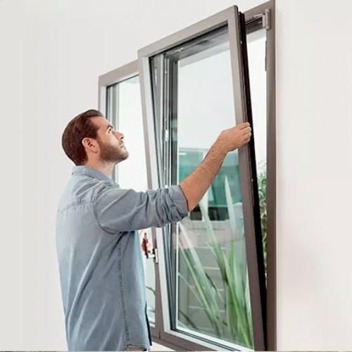 Instalación de ventana aislante en la vivienda 